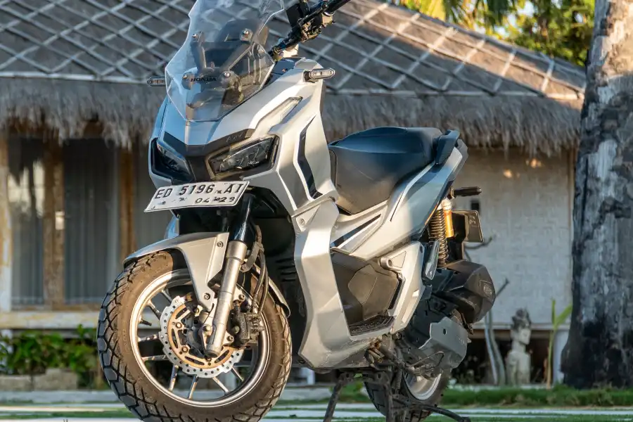 Honda ADV photo 2
